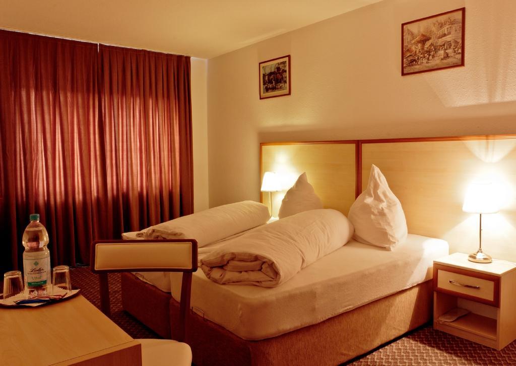 Hotel Ganita Weil Am Rhein Habitación foto