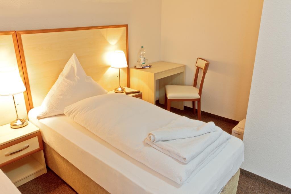 Hotel Ganita Weil Am Rhein Habitación foto